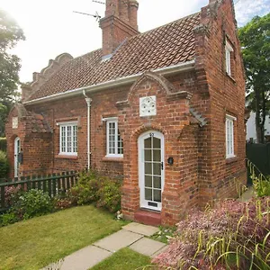  Holiday home Cosy United Kingdom