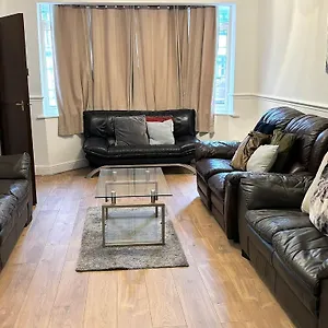  Apartment London Luxury 5 Bedroom House 2 Min Walk To The Tube Station United Kingdom